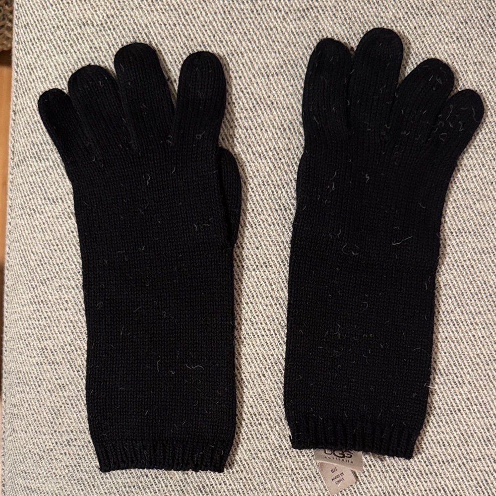 UGG Black Knit Gloves